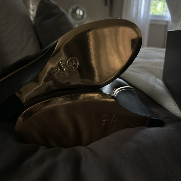 CHANEL 23B Leather Wedge Bootie (with CC LOGO* Cap-Toe detail) - Picture 8 of 8